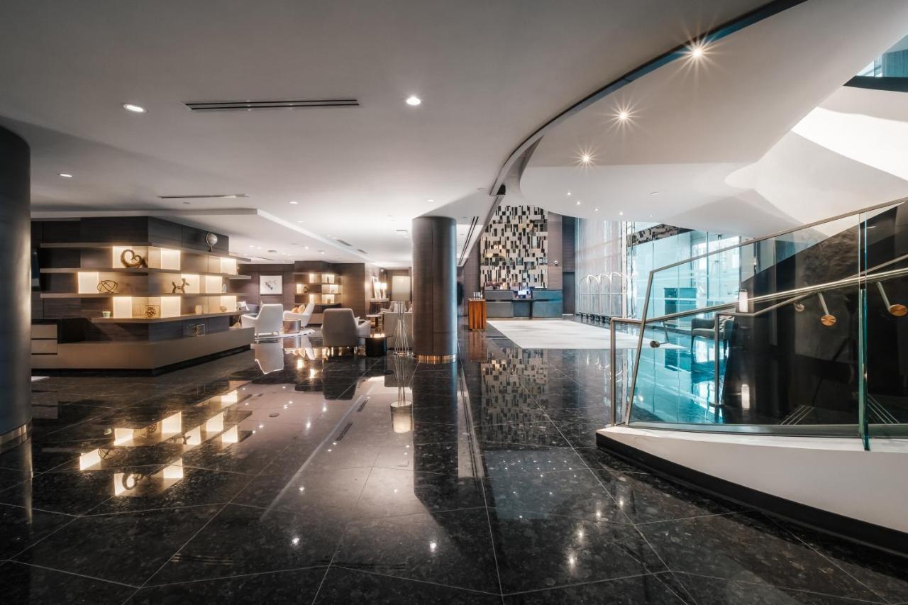 พาราด็อกซ์ โฮเทล แวนคูเวอร์ Hotel ภายนอก รูปภาพ