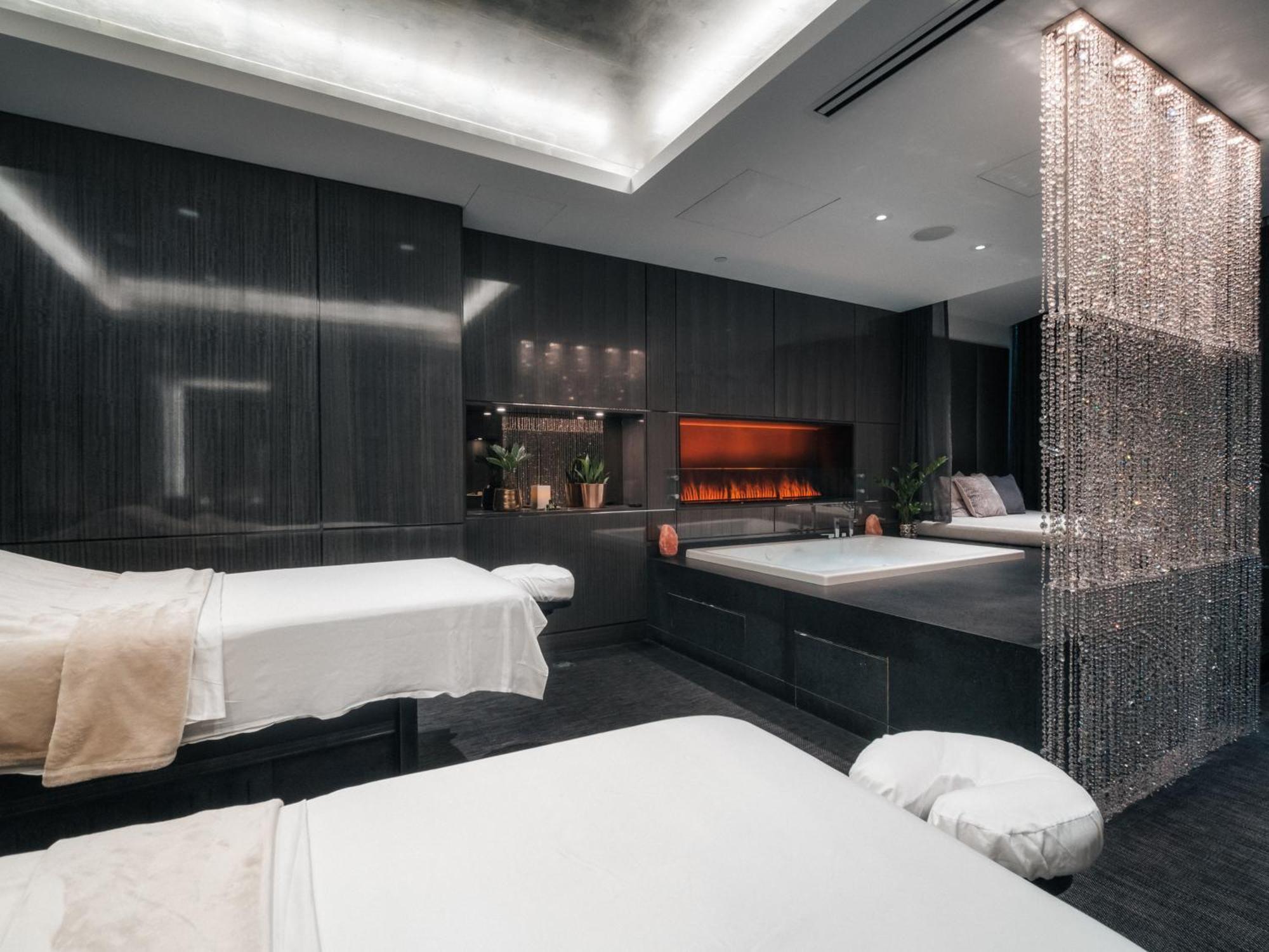 พาราด็อกซ์ โฮเทล แวนคูเวอร์ Hotel ภายนอก รูปภาพ